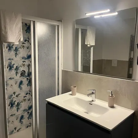 Caraceni 1 Apartamento *